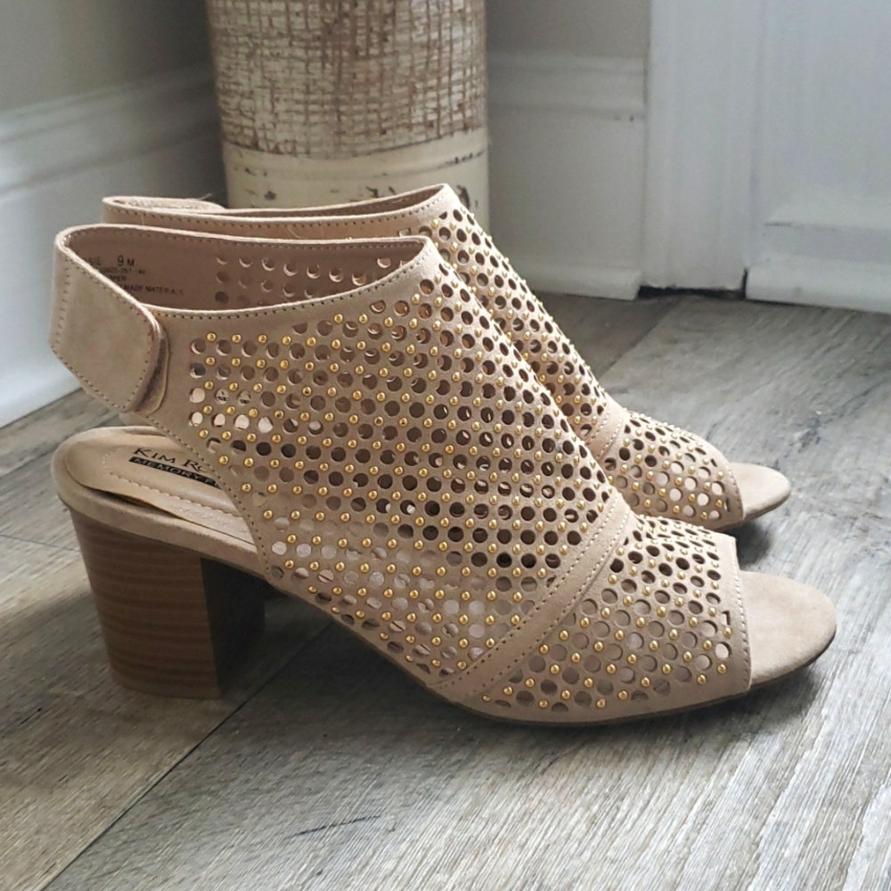 Kim Rogers Susie Sandals in Beige - Picture 2 of 11